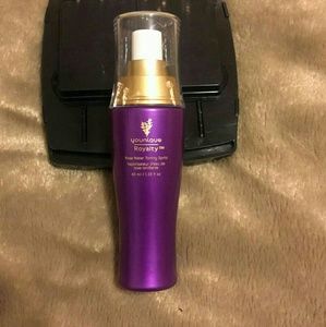 Younique rose water toning spritz